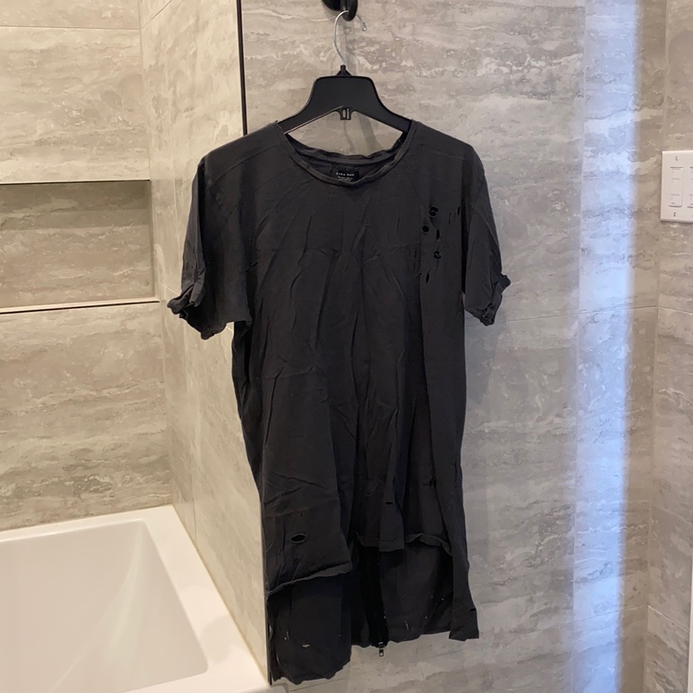 Men’s Zara L Designer T